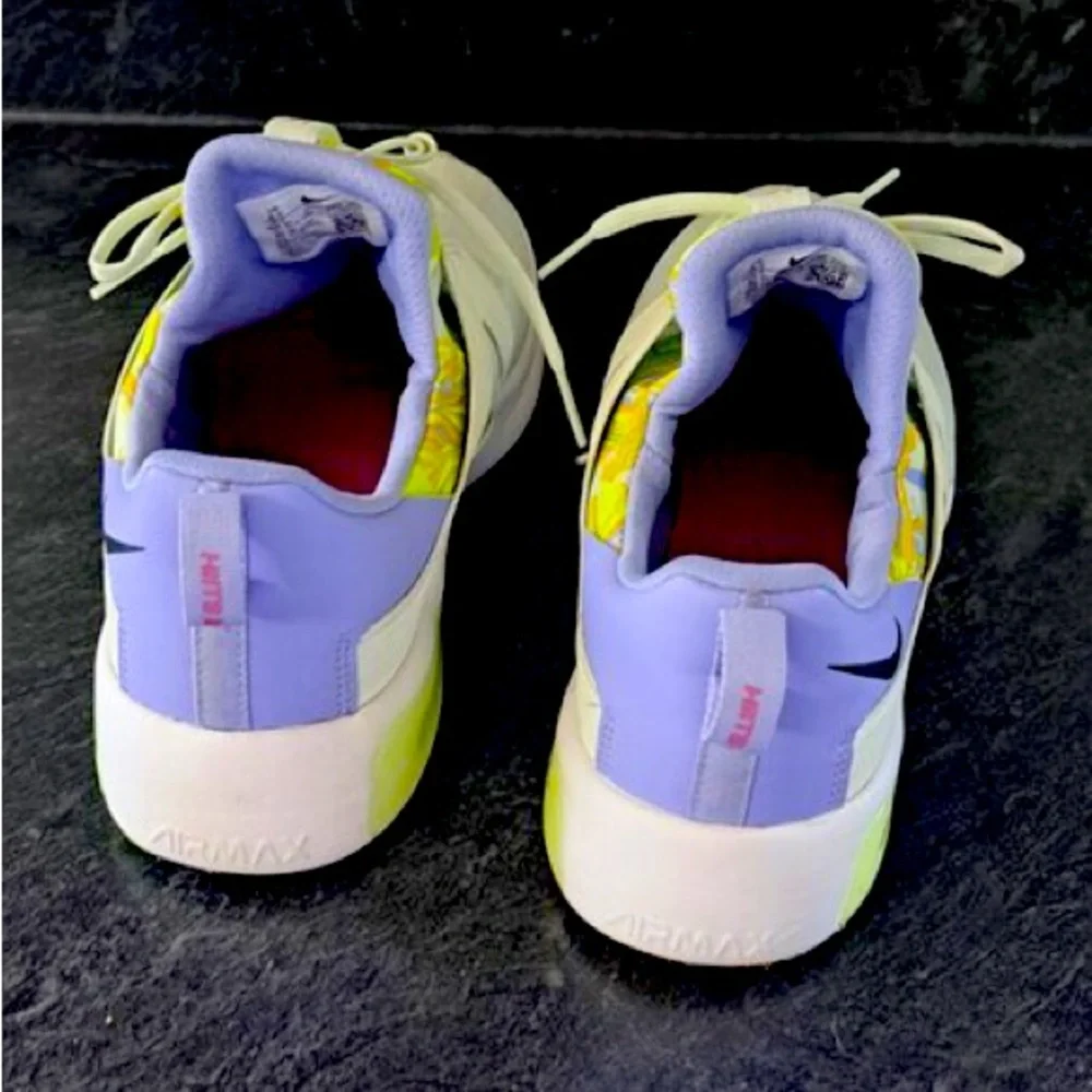 Woman’s Nike Air Max Bella TR5 - Picture 2 of 4